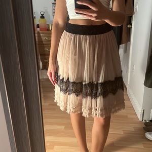 Skirt, with lace detail. Size S